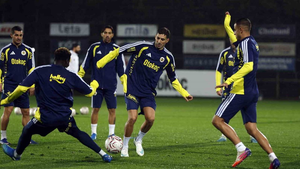 Fenerbahçe hazırlıklarını kamp yaparak tamamladı