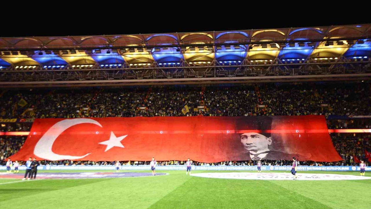 Fenerbahçe ile Göztepe maçının ilk 15 dakikası golsüz geçti