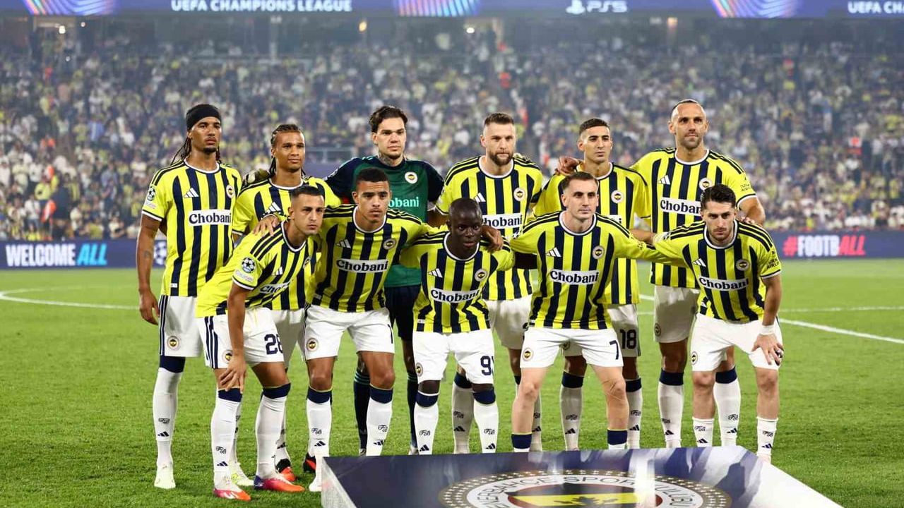 Fenerbahçe Kadıköy'de Slavia Prag'ı ağırlıyor