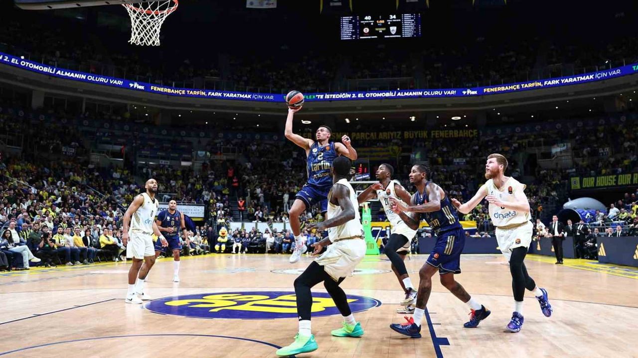 Fenerbahçe üçüncü haftada Dubai'yi 76-66 mağlup ederek seriyi sürdürdü