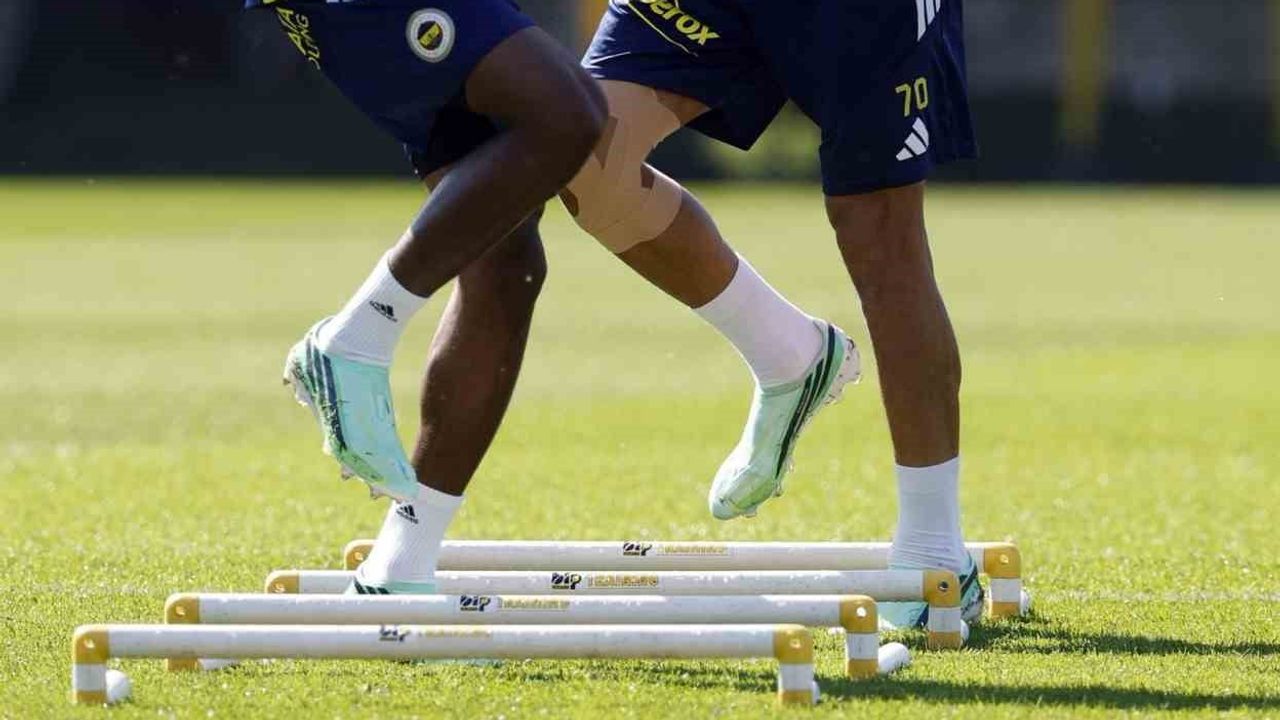 Fenerbahçe Villa Park sınavına koşu, pas ve rejenerasyonla hazırlanıyor