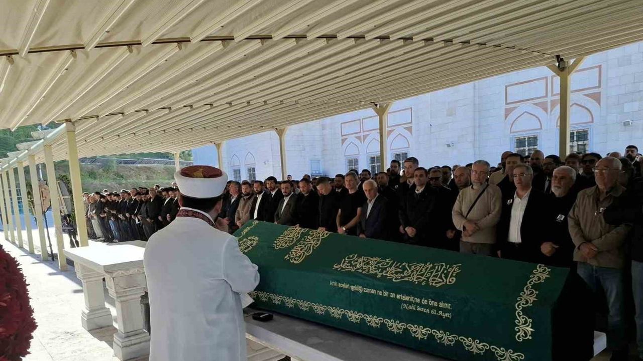 Fon soruşturmasıyla anılan iş insanı Ali Emre Ballı Ihlamurkuyu'ya defnedildi