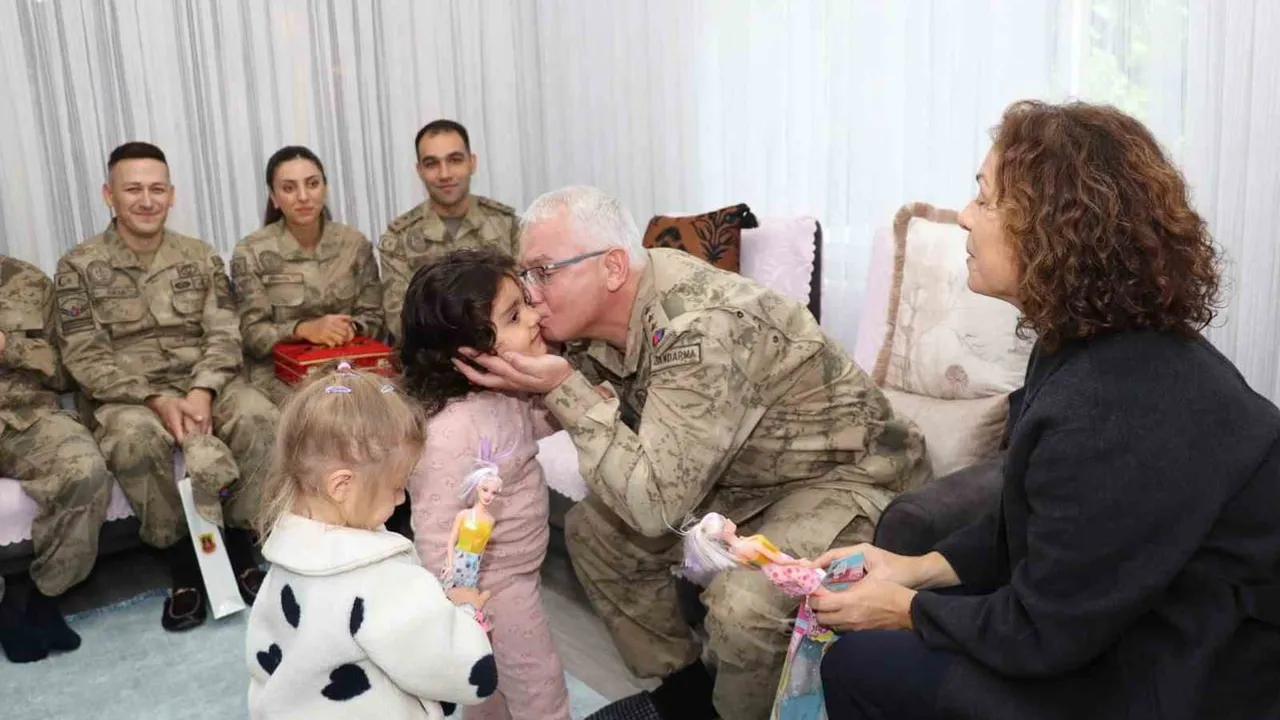Gabar'da şehit düşen jandarma onbaşı Yakup Koç kabri başında anıldı