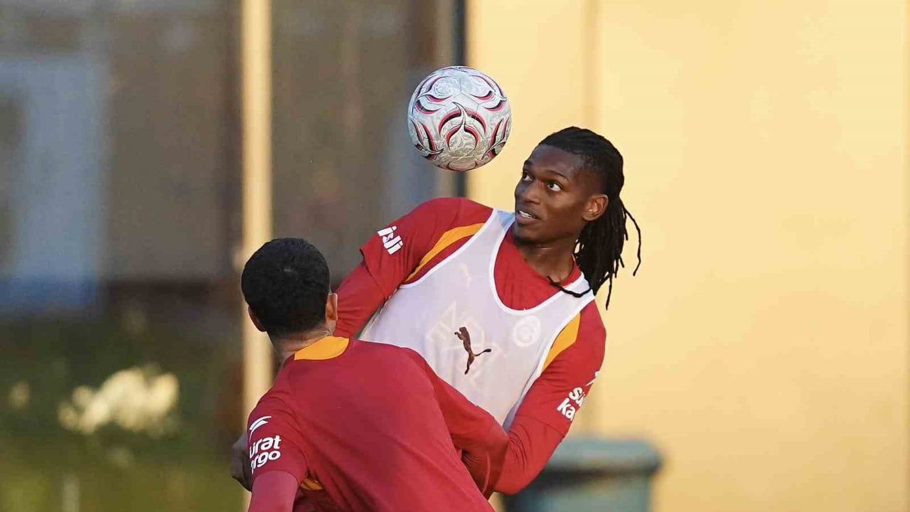 Galatasaray Kasımpaşa sınavına dinamik ısınma ve çift kale çalışmayla hazırlandı