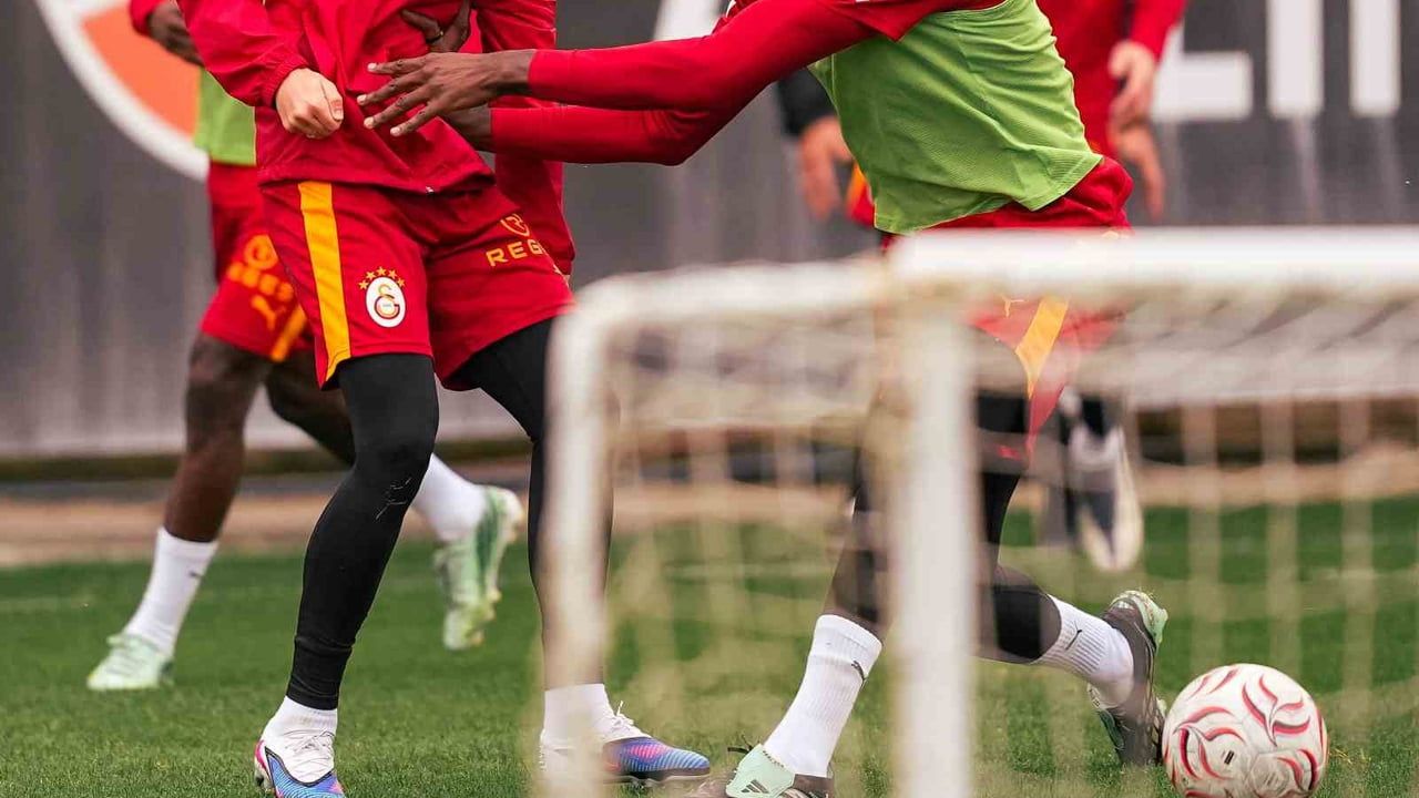 Galatasaray Konyaspor sınavına Metin Oktay'ta son prova yaptı