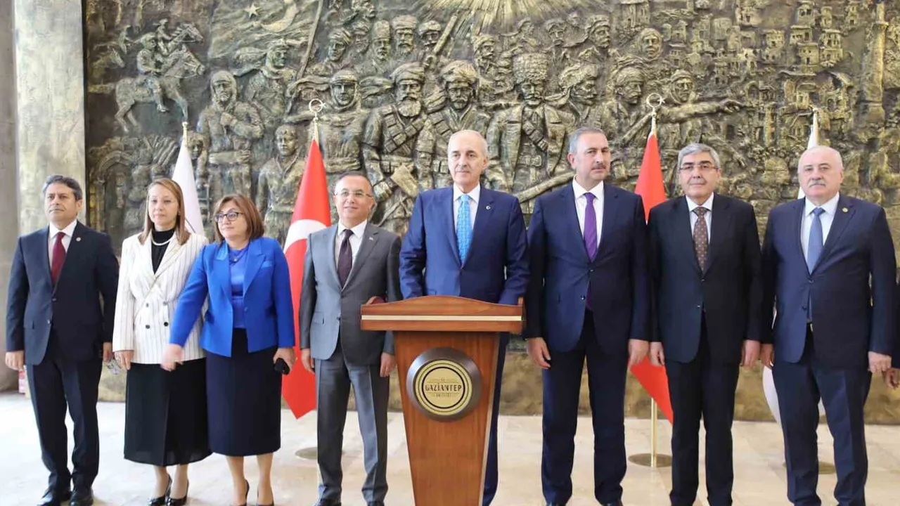 Gaziantep programında TBMM başkanı Numan Kurtulmuş valilik ziyareti yaptı