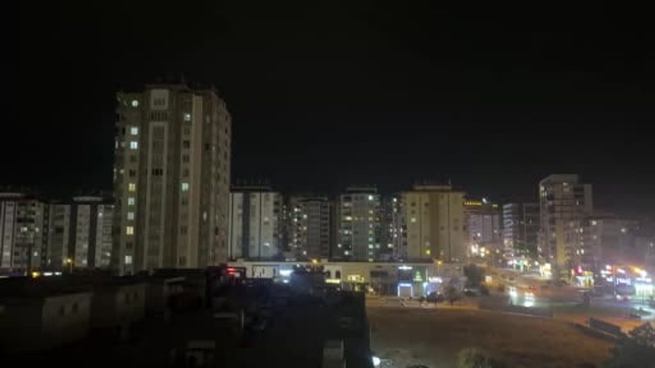 Gaziantep semasını aydınlatan şimşek gösterisi