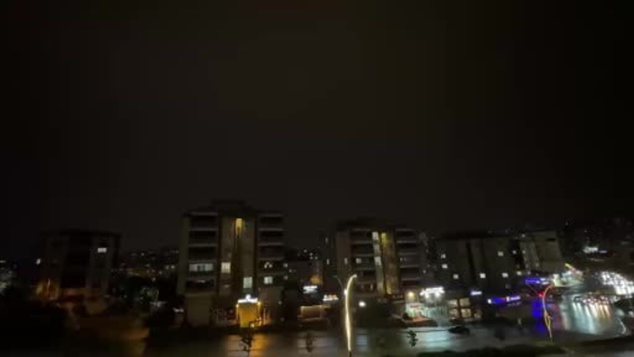 Gaziantep'te aniden aydınlanan gece: şimşekler ve sağanak etkili oldu
