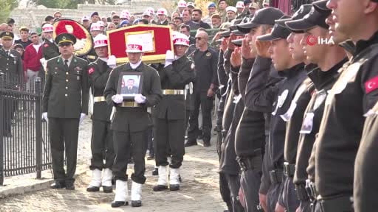 Gaziantep'te veda: şehit piyade uzman çavuş Mustafa Aslan toprağa verildi