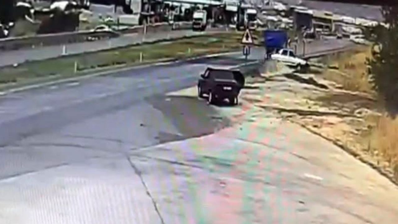 Gaziantep'te yağışlı yolda savrulan otomobil menfeze uçtu