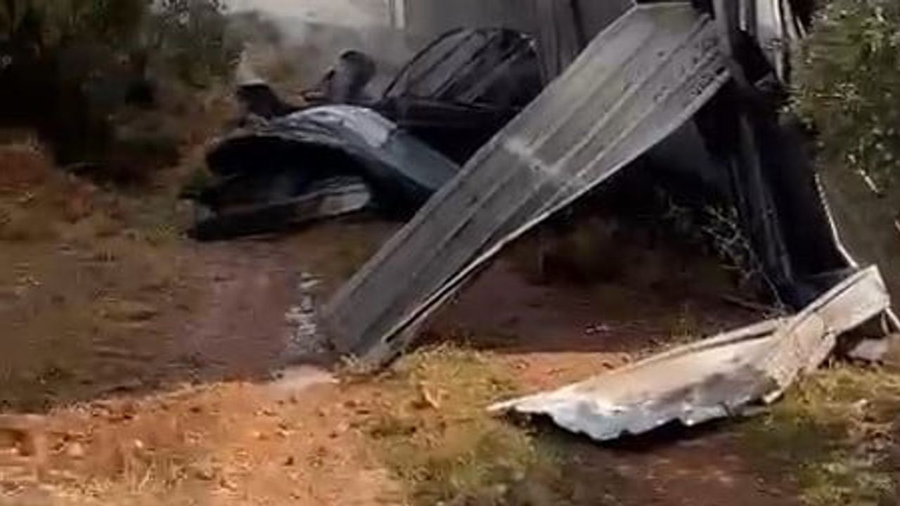 Gaziantep'te Yeniyazı Mahallesi'nde samanlık alev aldı, ekiplerin müdahalesi sürüyor