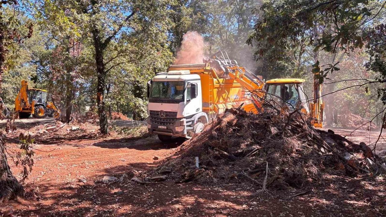 Gebze'de mezarlıklarda bakım seferberliği