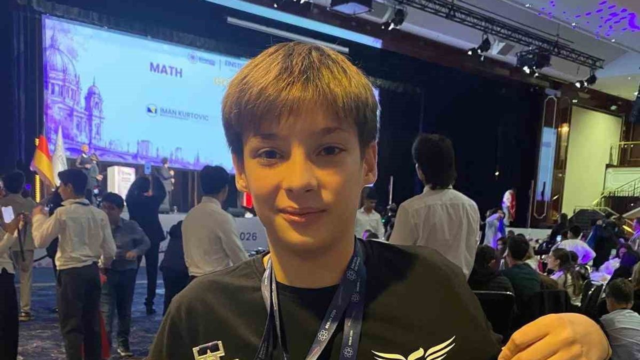 Gebzeli 8. sınıf öğrencisi Einstein Olympiad 2026 finalinde gümüş madalya kazandı