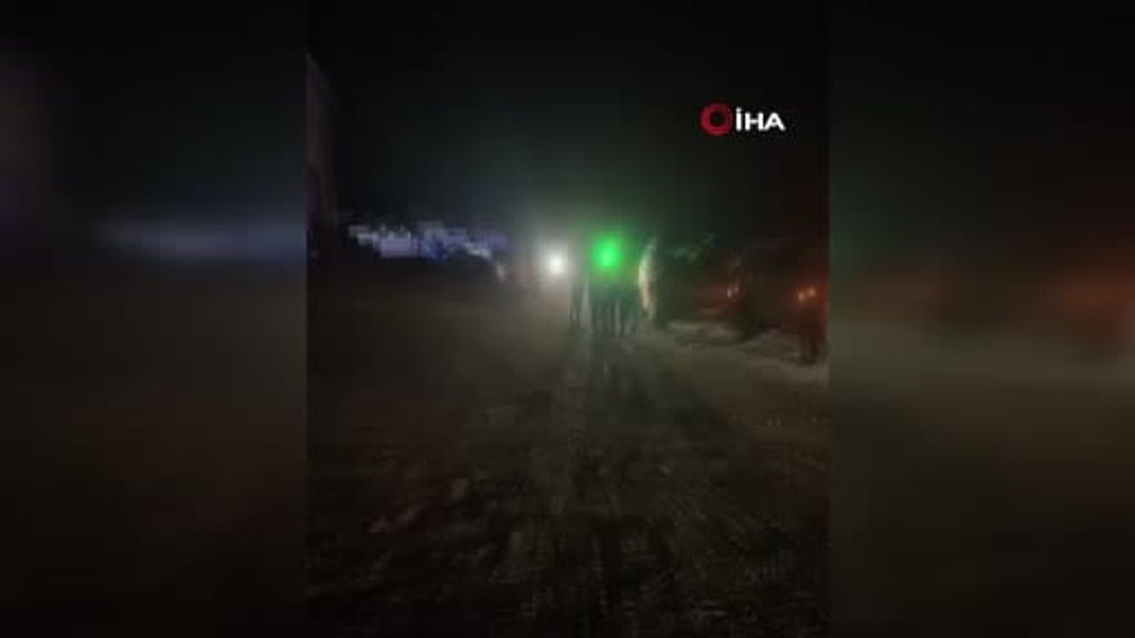 Gece yolculuğu trajediyle bitti: Menderes'te panelvan yayalara çarptı