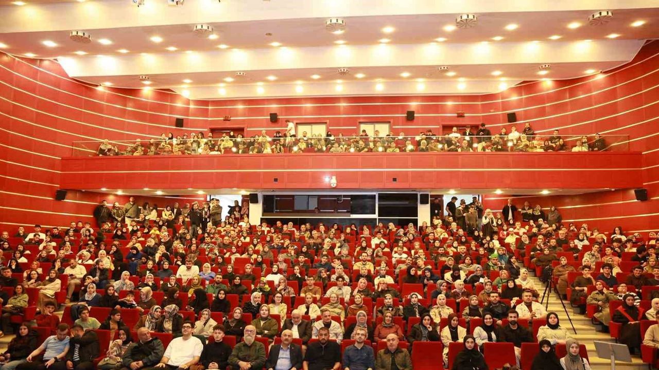 Geçmişin izinden geleceğe: Gebze'de kimlik ve medeniyet tartışıldı