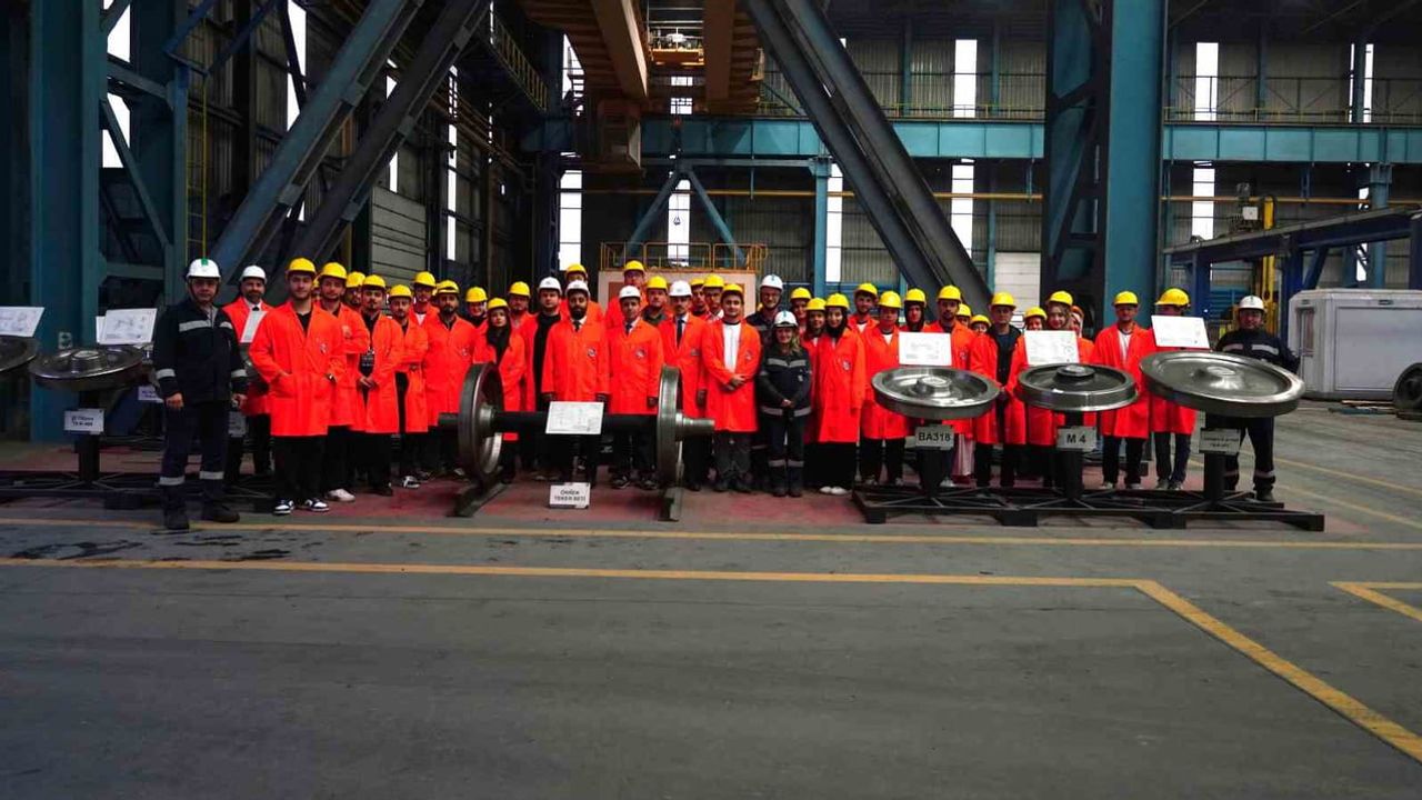 Geleceğin mühendisleri Kardemir’de projelerini ve üretimi yerinde tanıttı