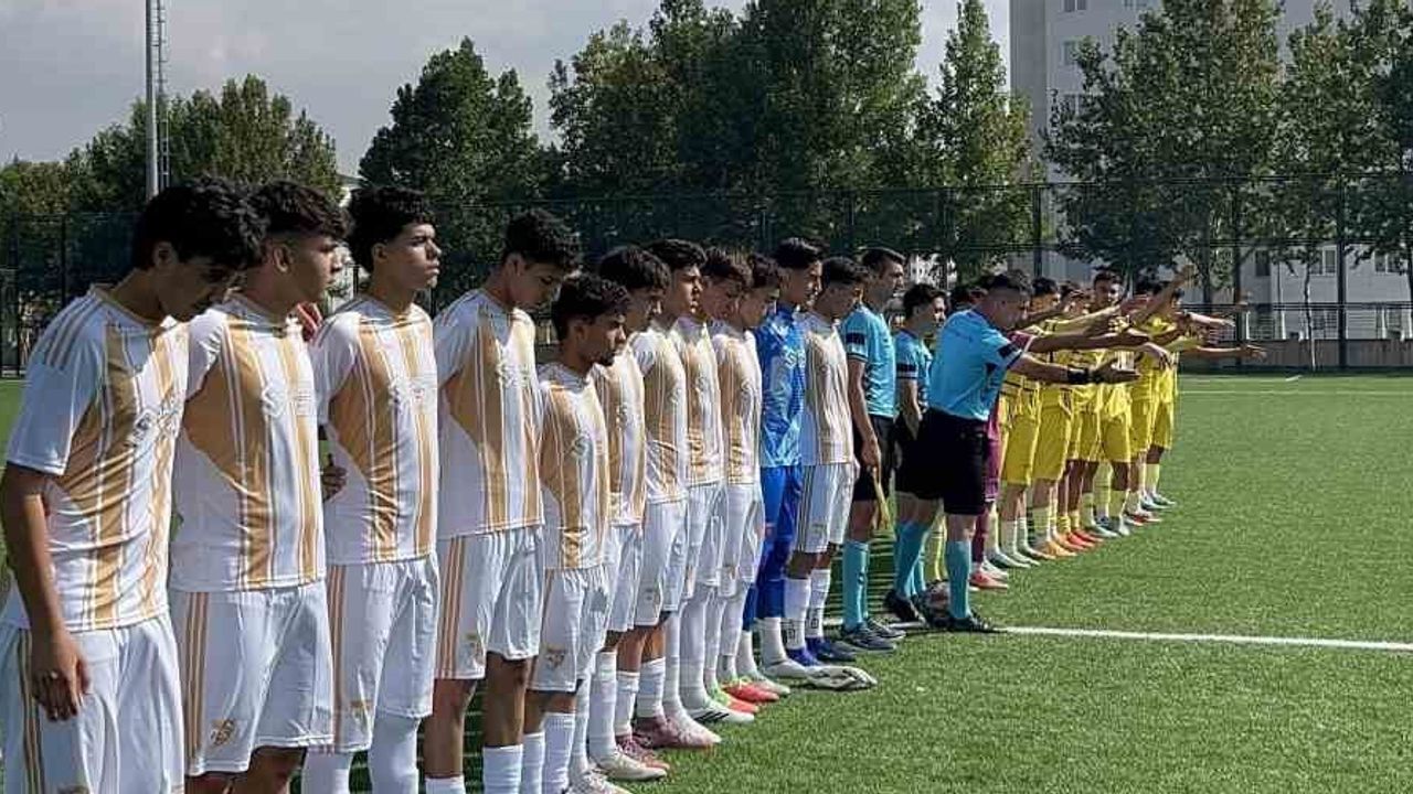 Genç aslanlar 3'te 3 yaptı: Kayserispor U19 evinde farklı kazandı