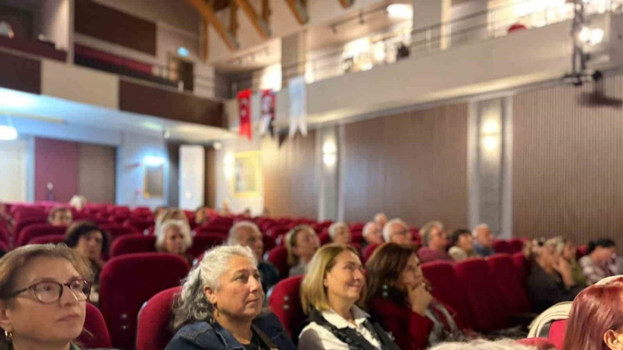 Genç cumhuriyetin vitrini: Karadeniz Vapuru'nun 1926 yolculuğu Ayvalık'ta anıldı