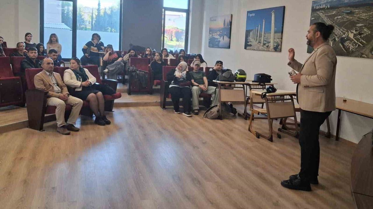 Genç gazetecilere kariyer öğüdü: emek, deneyim ve doğruluk