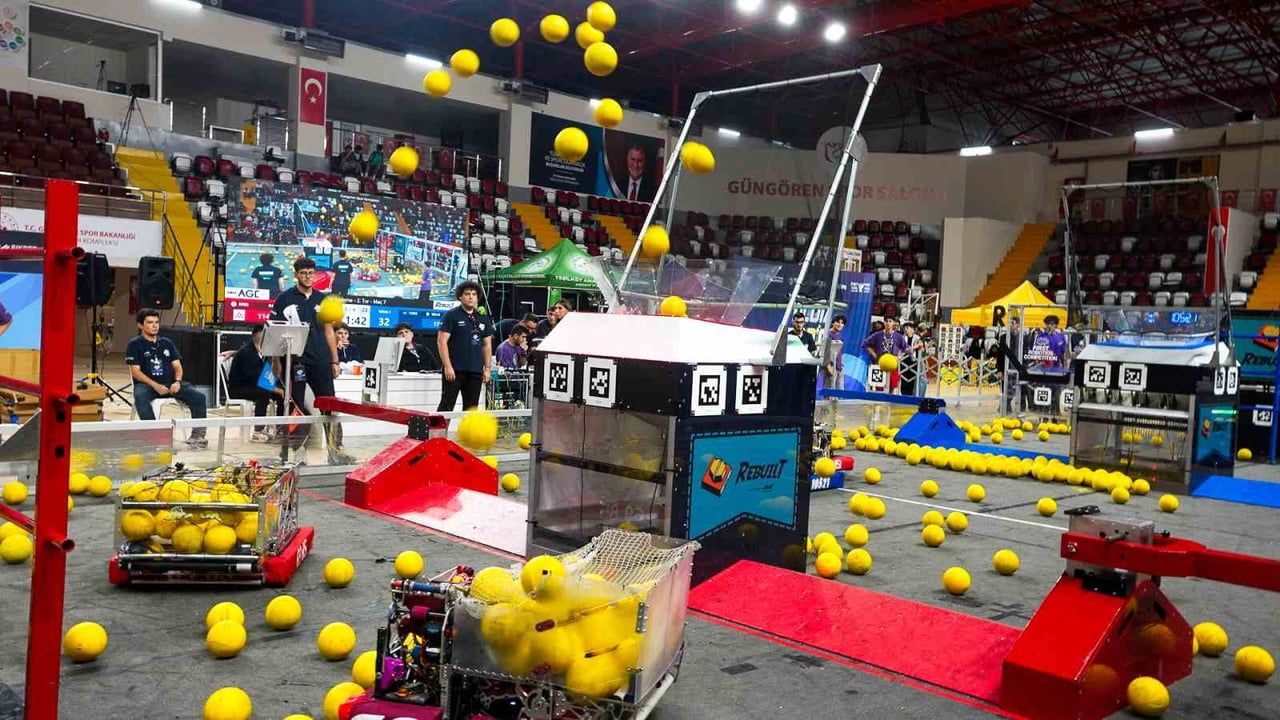 Genç mühendis adayları Yıldız Teknopark'ta robotik parkurunda yarışacak