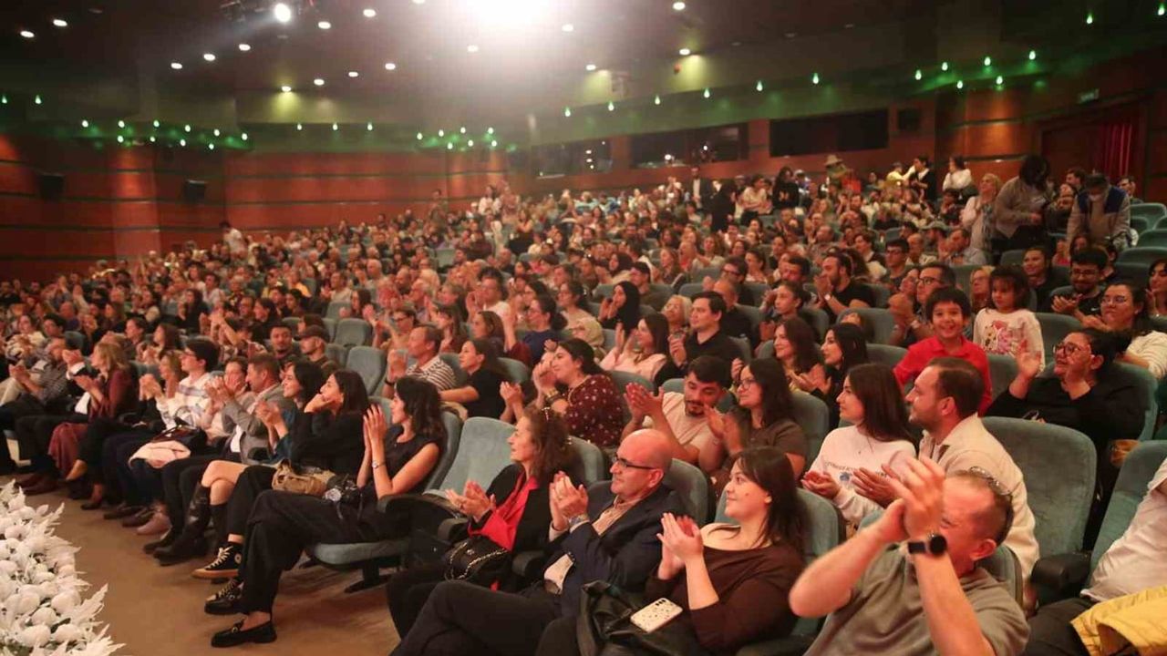 Genç şef Guo ile Eskişehir'de ayakta alkışlanan konser