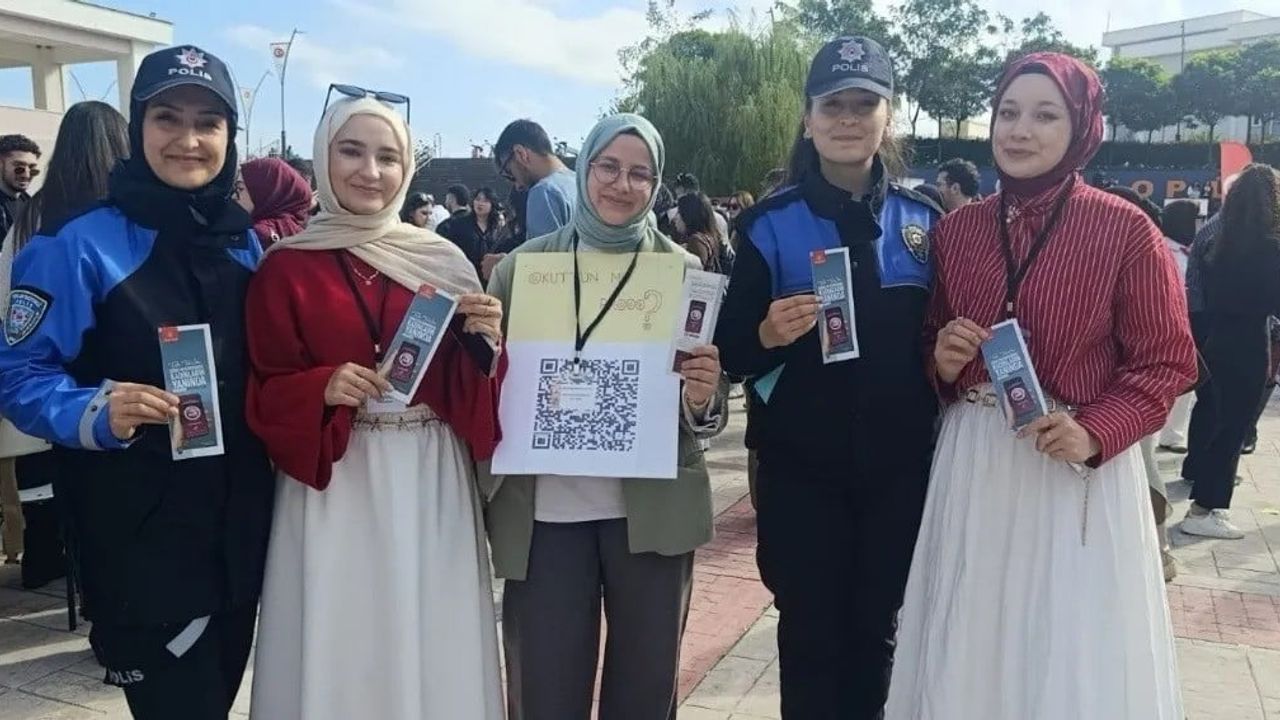 Gençlere dijital kalkan: Sinop emniyeti üniversite kampüsünde bilgilendirdi