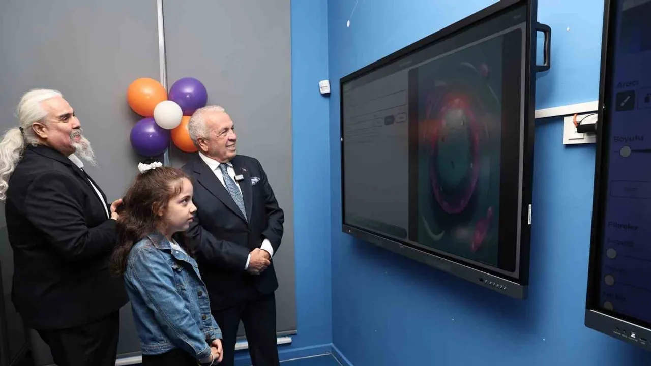 Gençlere güvenli teknoloji alanı: Nilüfer dijital deneyim merkezi açıldı