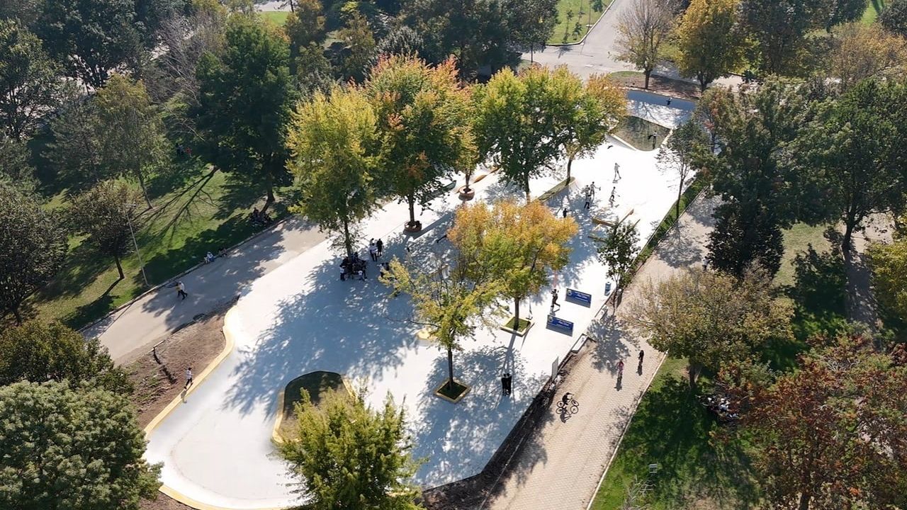 Gençlere özel yaklaşık 1800 m2: Hikmet Şahin Kültür Parkı'nda kaykay ve paten pisti tamamlandı