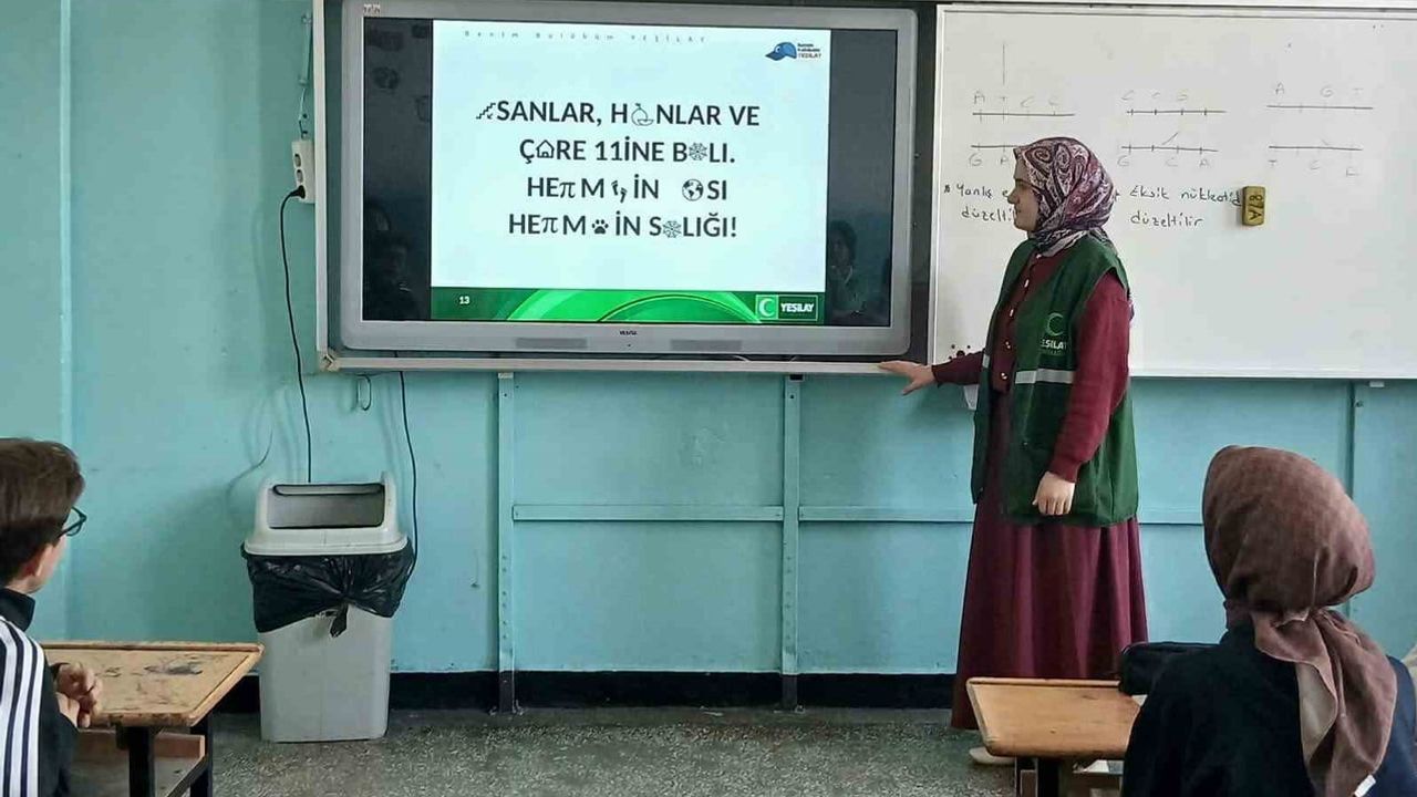 Gençlere sağlıklı yaşam bilinci aşılanıyor: Yeşilay Kars Şubesi okul ziyaretlerinde