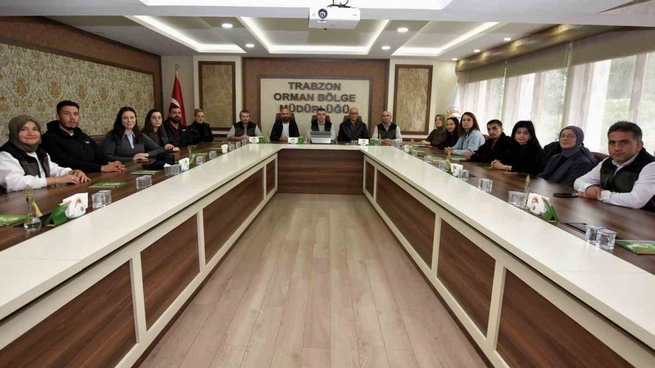 Gençlerin doğayla buluşması için 6 üniversitenin orman kulüpleri bir araya geldi