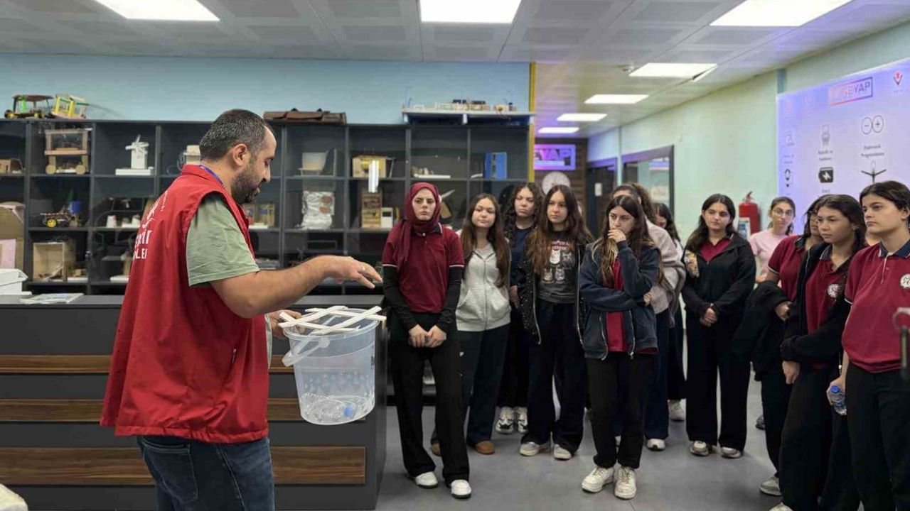 Gençlerin yeni buluşma noktası: Aydın Gençlik Merkezi liselilerle tanıştı