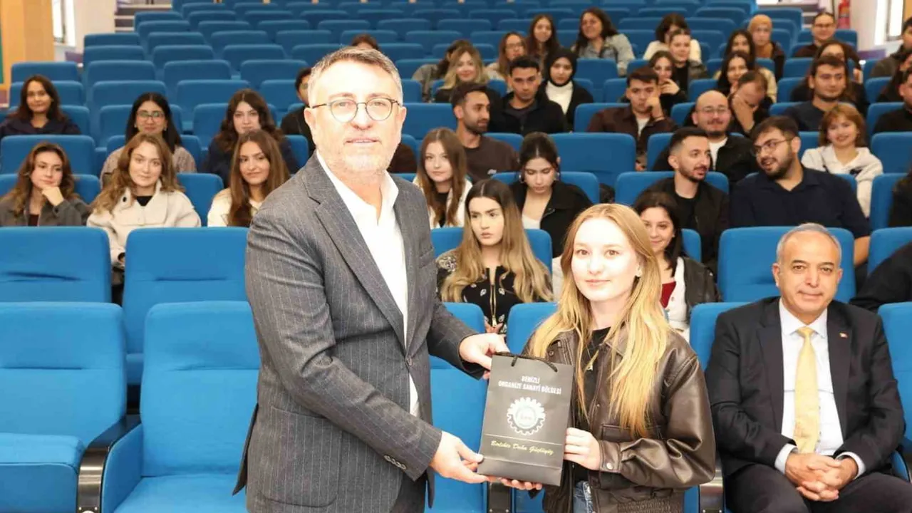 Gençlerle sanayi arasında köprü: Pamukkale öğrencileri Denizli OSB’yi ziyaret etti
