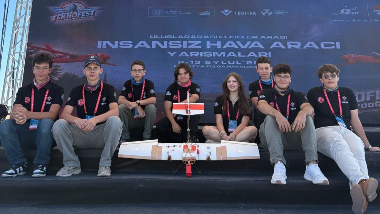 Gençlik merkezinin atölyesinden çıkan lise takımı TEKNOFEST 2026'da Türkiye şampiyonu oldu