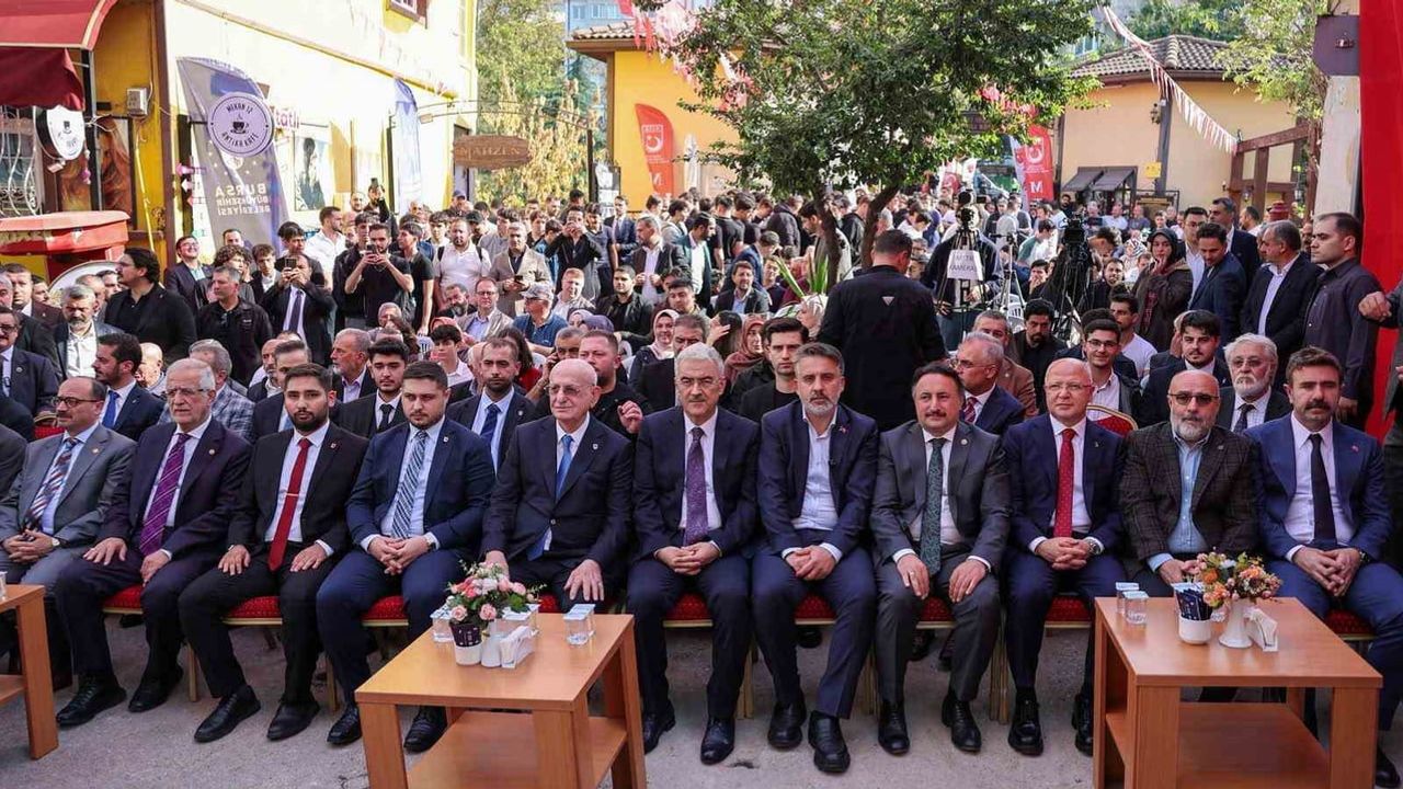 Gençlikle mirası buluşturma hedefi Bursa'da yeni merkezde vurgulandı