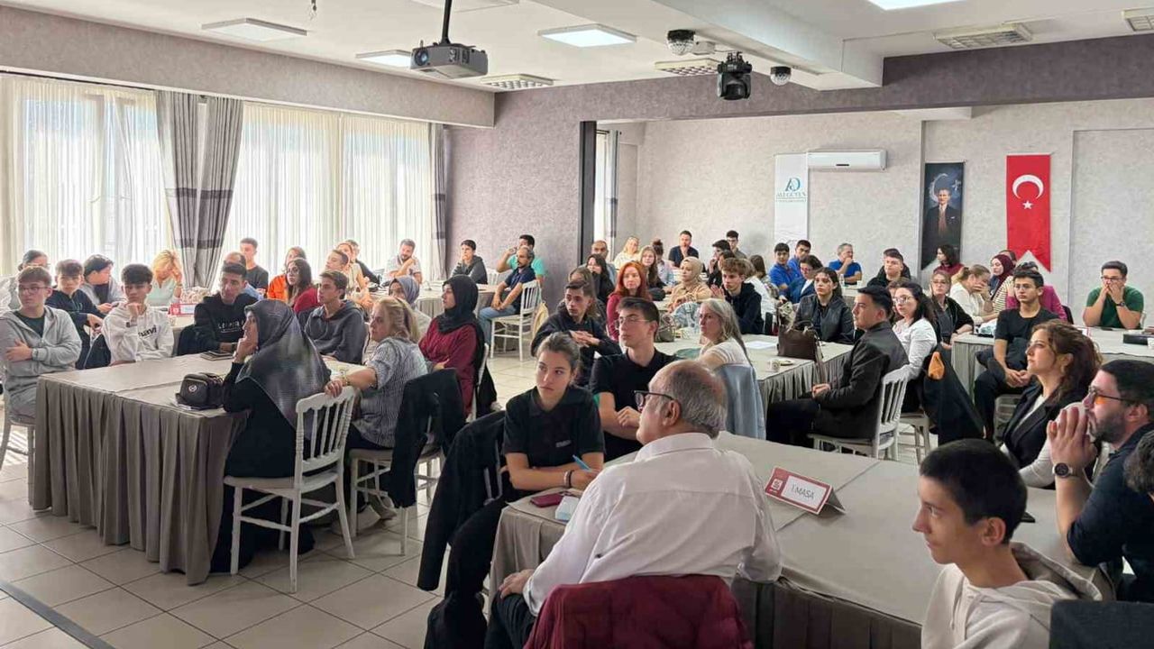 GençTek Eskişehir buluşmasında öğretmen ve öğrenciler yeni dönemi şekillendirdi