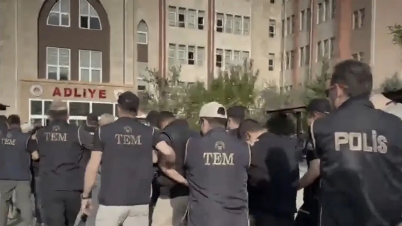 Geniş çaplı operasyonda 22 DEAŞ şüphelisi tutuklandı