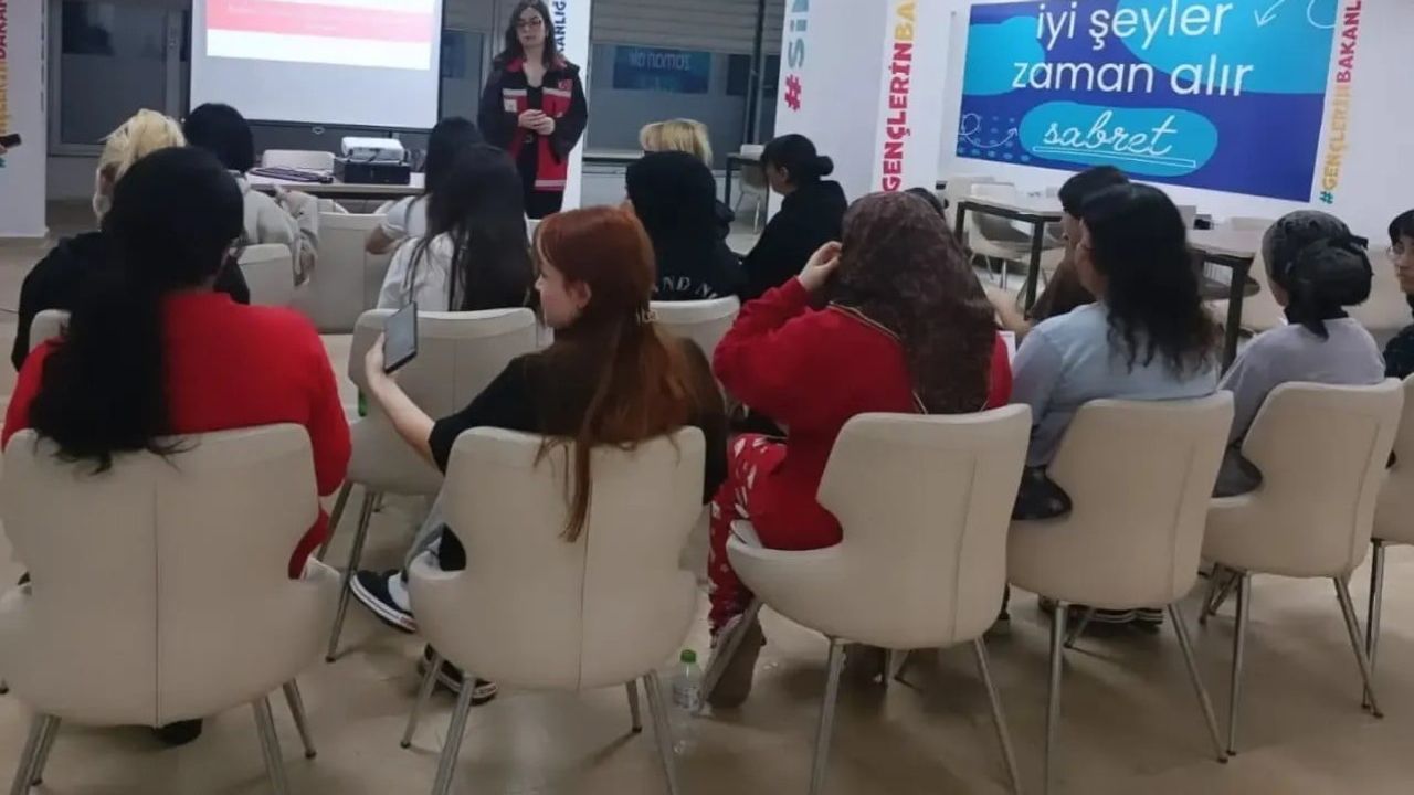 Gerze'de şiddete karşı bilinç: kadınların hakları ve başvuru yolları anlatıldı