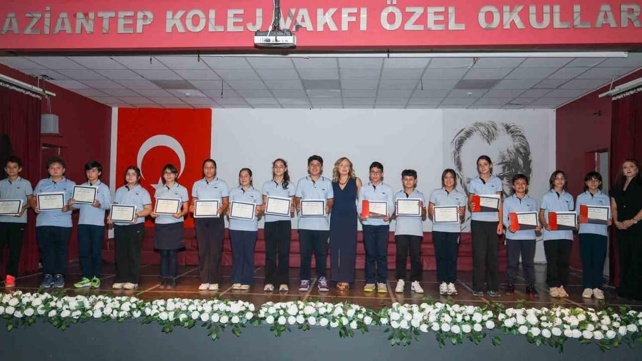 GKV'de öğrenciler cambridge ve TOEFL sertifikalarını aldı