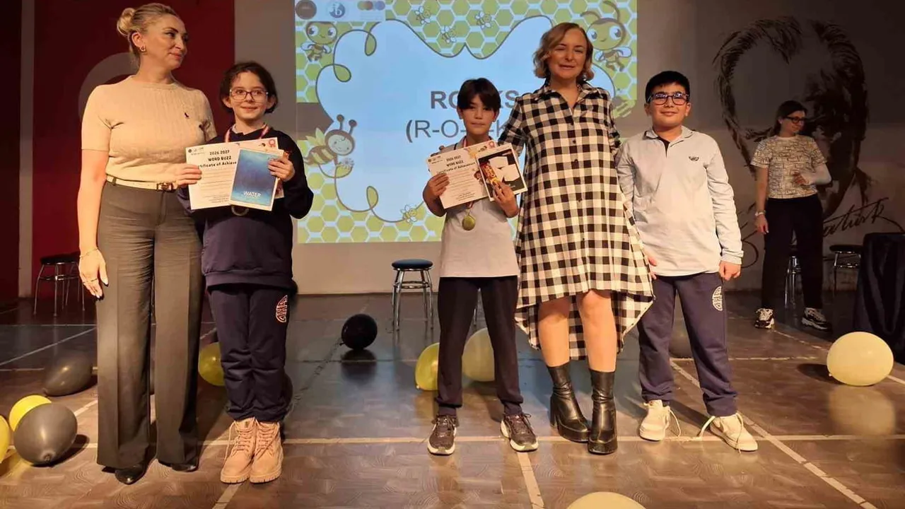 GKV’li miniklerden İngilizce kelime şöleni