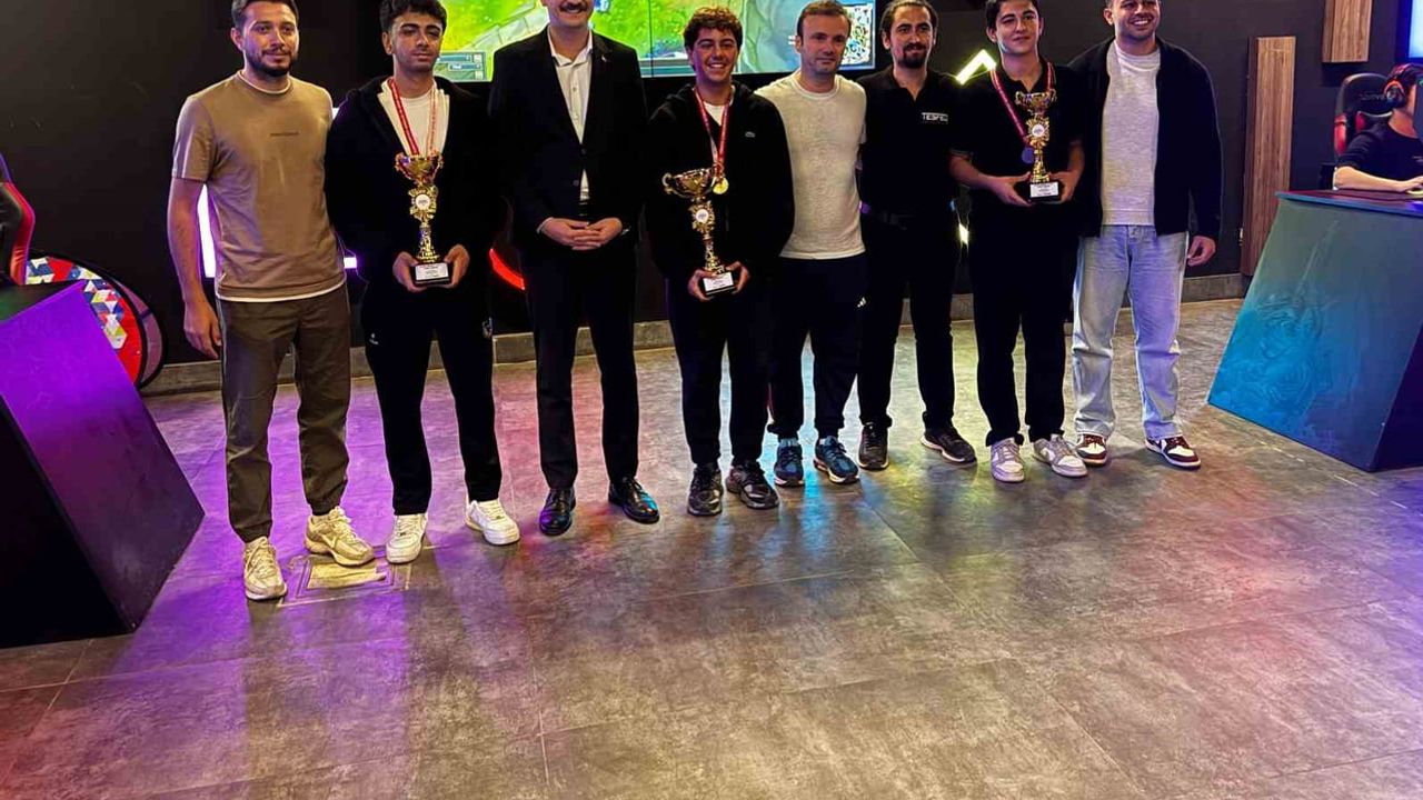 GKV'li öğrenciler dijital sporlarda dikkat çeken başarılara imza attı