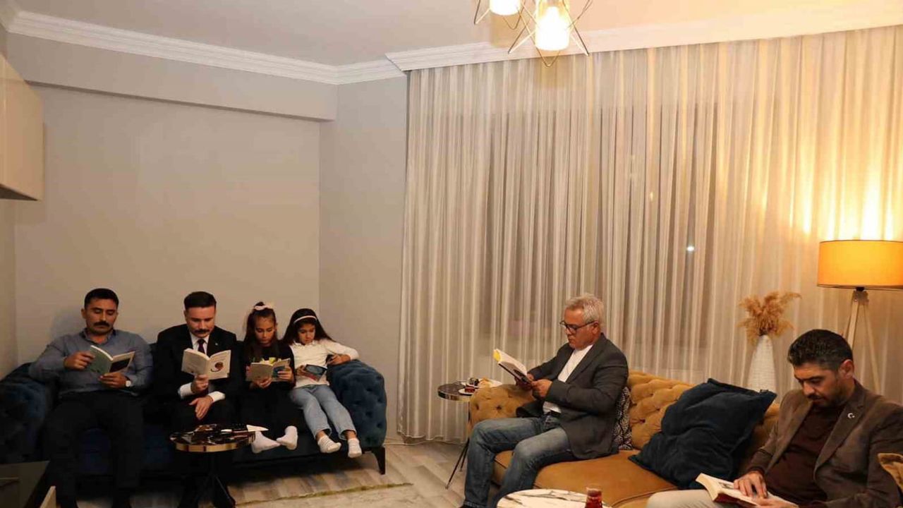 Gökçeada'da evlere okuma alışkanlığı taşınıyor: Ben Okuyorum, Gökçeada Okuyor büyüyor