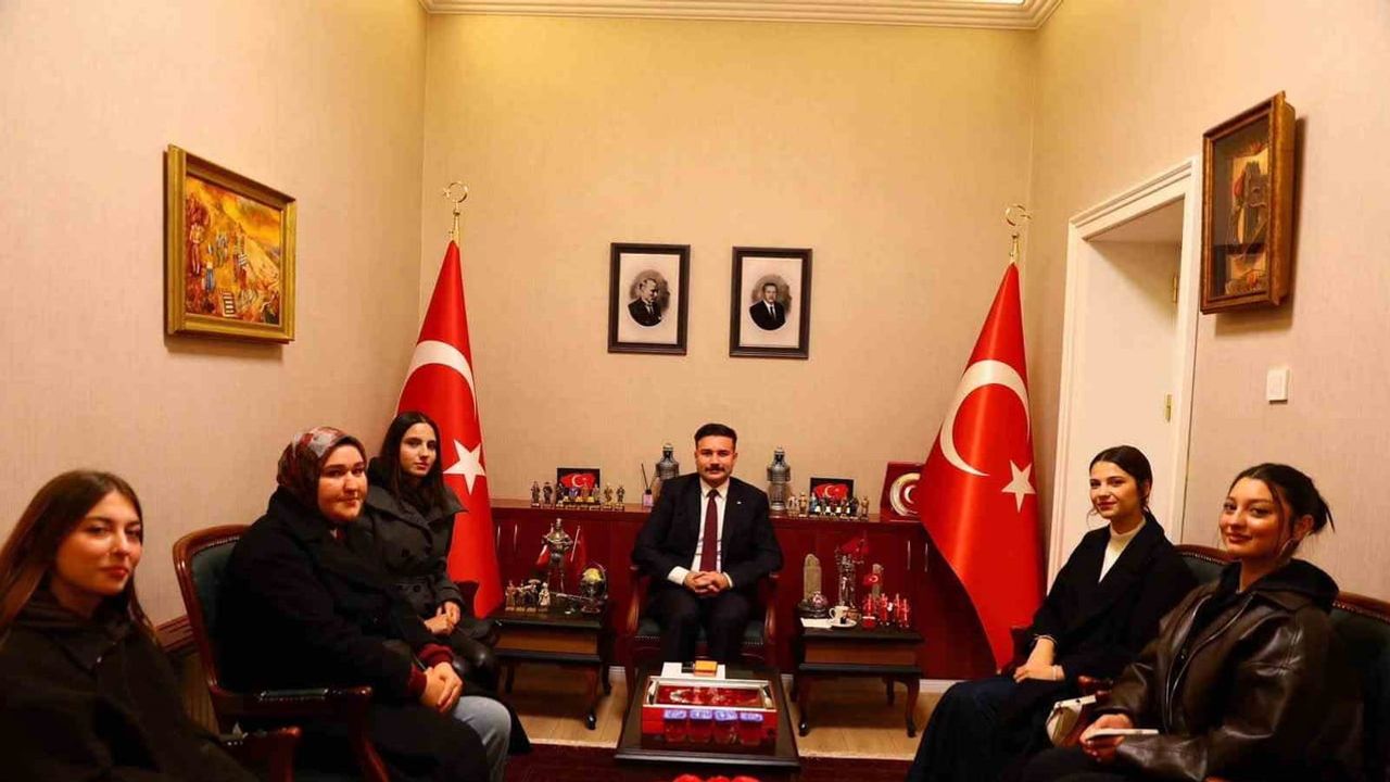 Gökçeada'da kaymakamın halk günü, talepler yönetimle buluştu