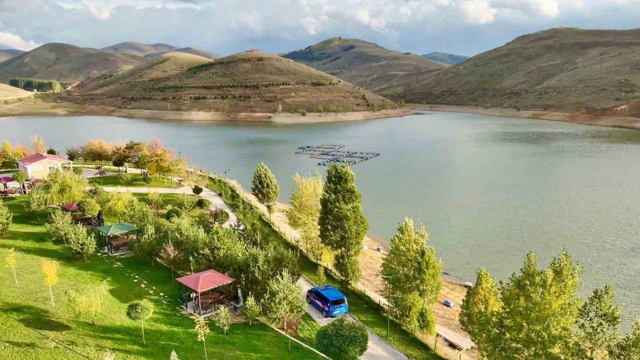 Gökçedere'de devriye: Jandarma doğal güzellikler arasında görevde