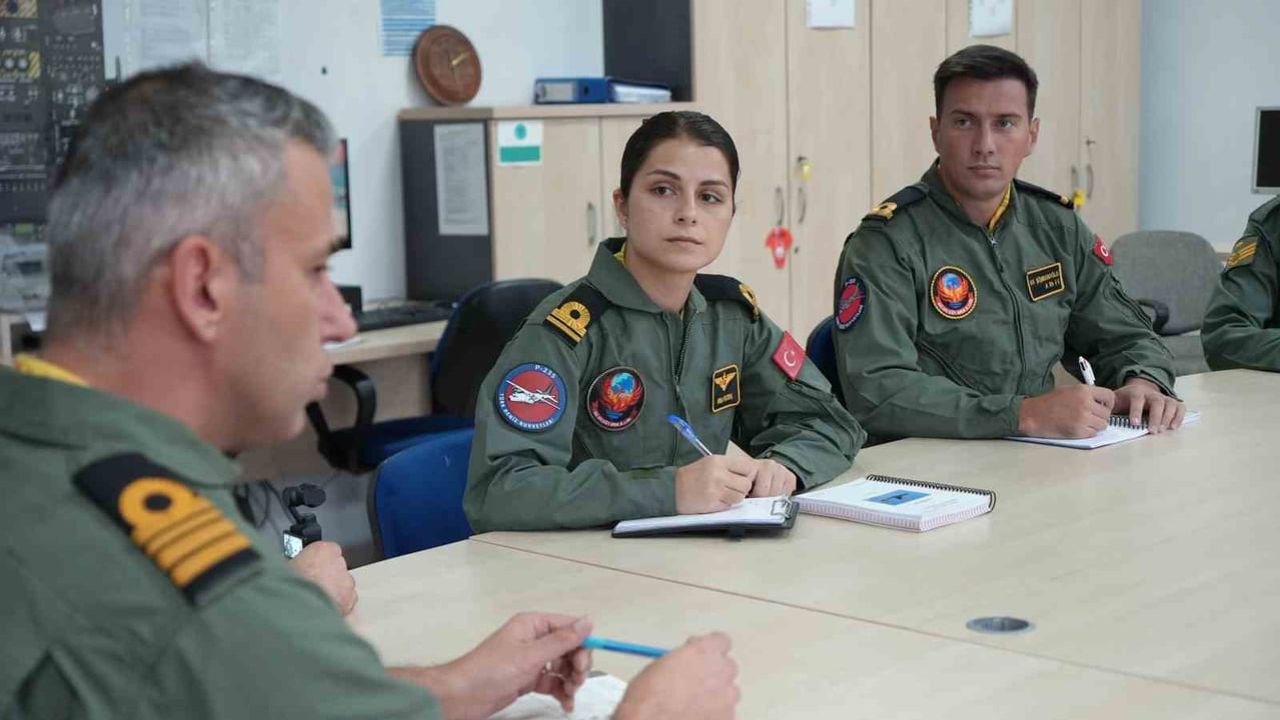 Gökyüzüne mavinin yeni temsilcisi: Türk Deniz Kuvvetleri'nde bir ilk Hilal Aydın