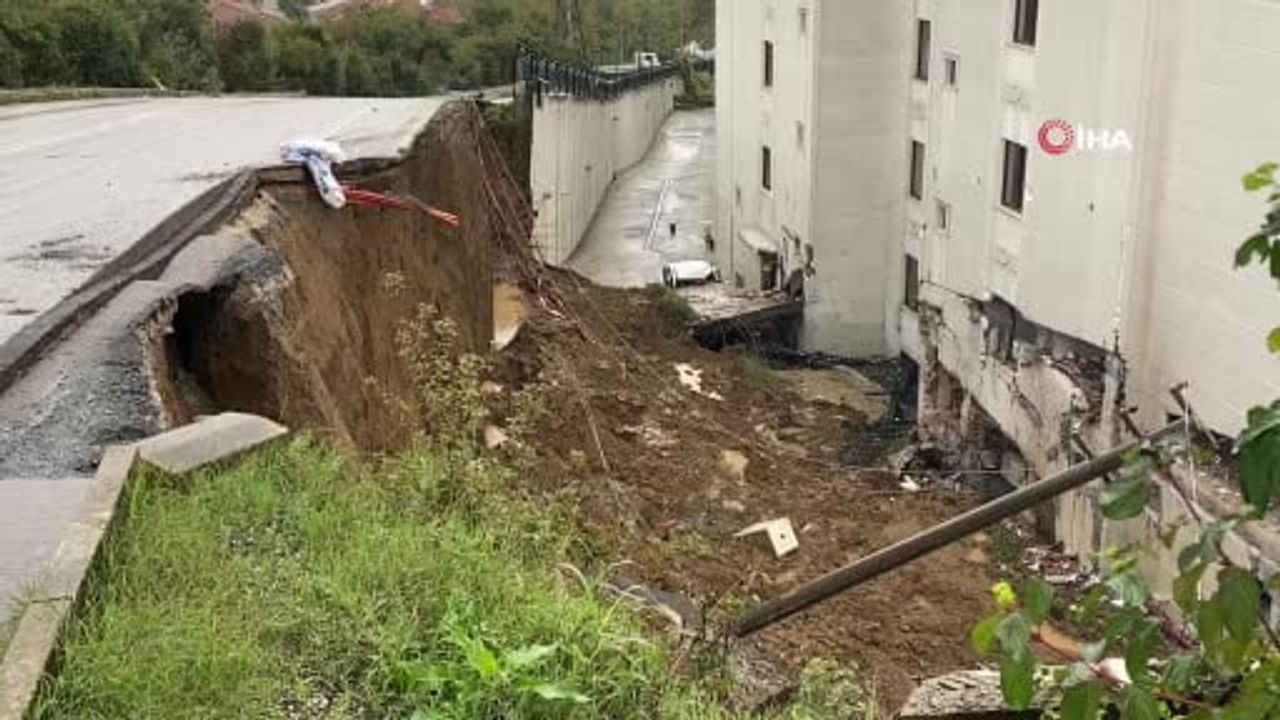 Gölcük'te sağanağın ardından yıkılan istinat duvarı mahalleyi sarstı