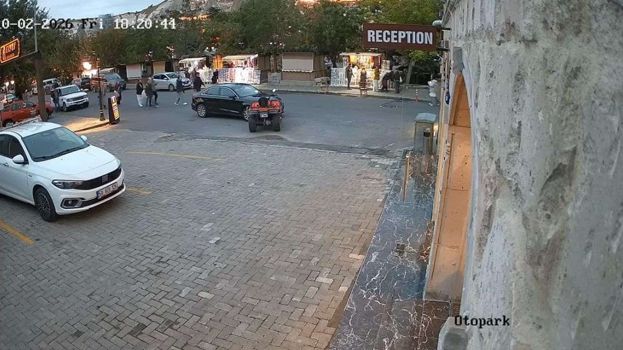 Göreme'de park halindeki atv aniden hareket ederek başka araca çarptı