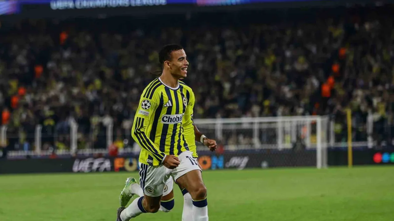 Greenwood'ün yükselen performansı: Slavia Prag önünde 7. gole ulaştı