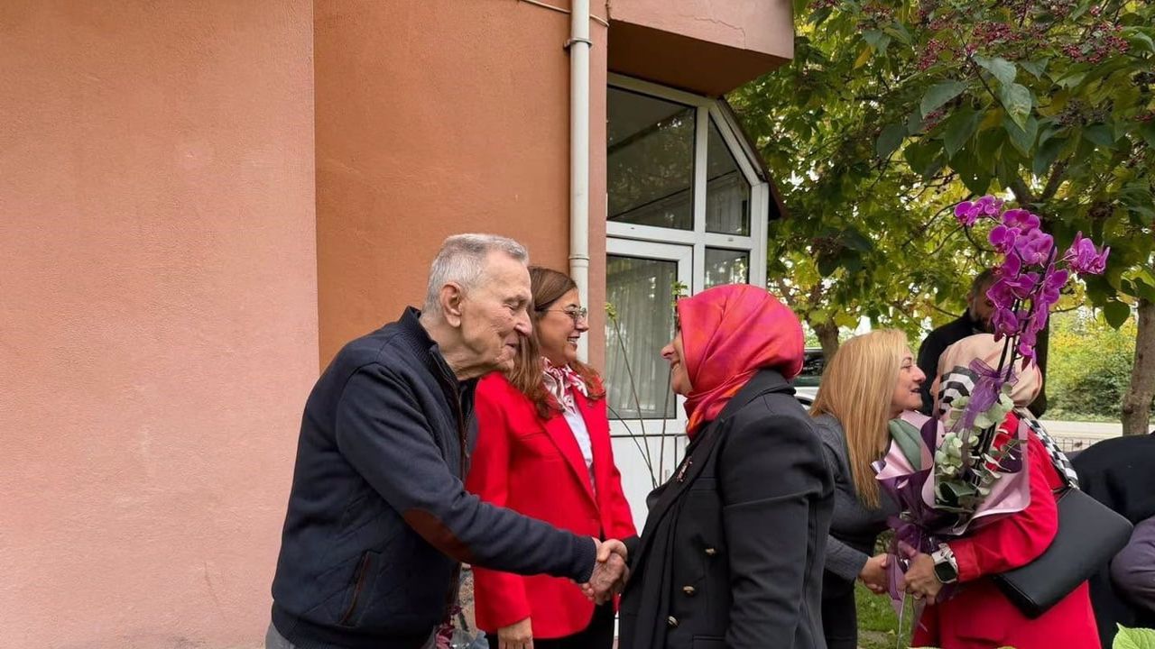Gülşen Özer'den şehit ailesine anlamlı vefa ziyareti