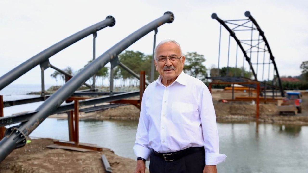 Gülyalı sahilinde 80 metrelik yaya köprüsüyle yaşam merkezi kuruluyor