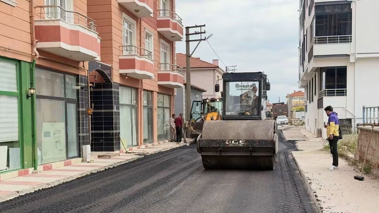 Günhan Mehmetçik sokakta sıcak asfalt tamamlandı, ulaşım konforu yükseldi